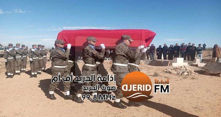 "سيدي علي بن عون تودع البطل الشهيد النقيب الطيار نسيم جدي بكل فخر وإجلال" سيدي علي بن عون تودّع الشهيد النقيب الطيار نسيم جدي