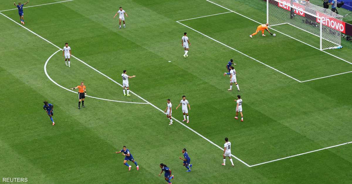 منتخب فرنسا يحتفل بتأهله لدور الـ32 في كأس العالم 2026
