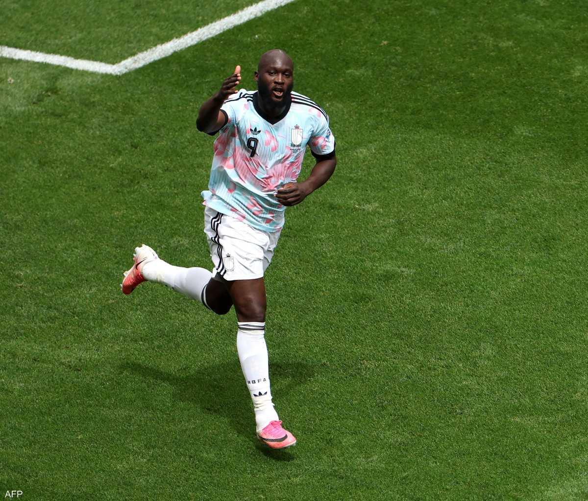 لوكاكو يحتفل بتسجيل هدف في كأس العالم 2026
