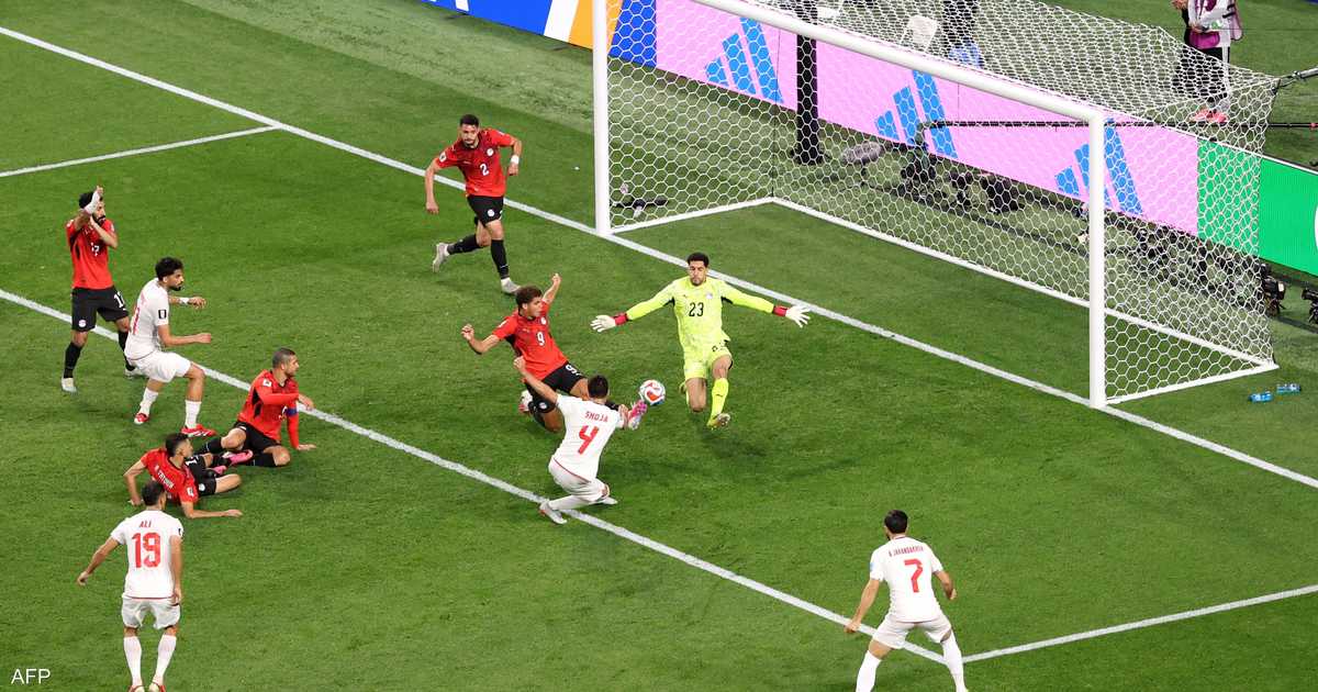 صورة توضيحية للجدل حول تقنية VAR في كأس العالم