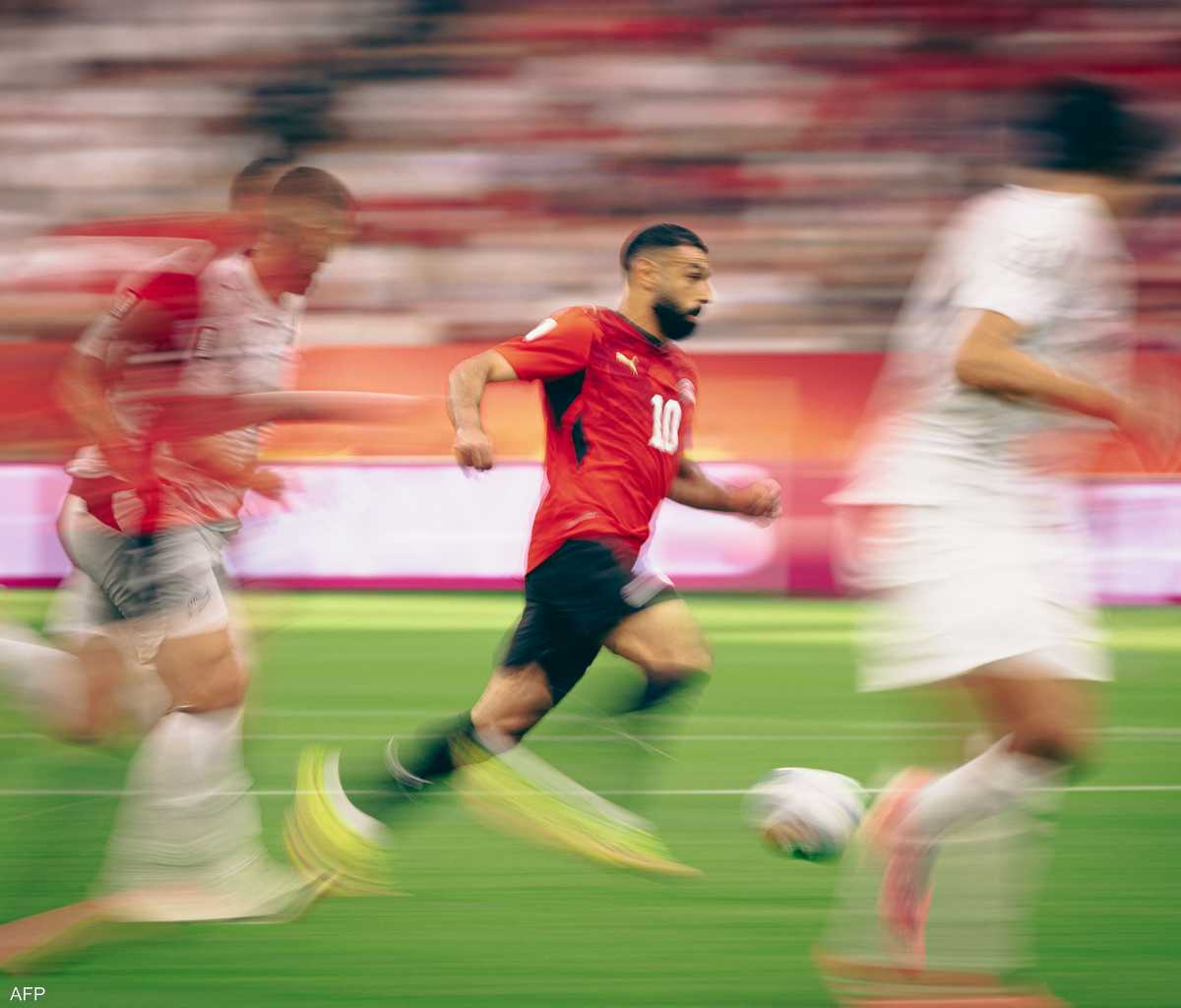 محمد صلاح يحتفل بهدف مع المنتخب المصري في كأس العالم