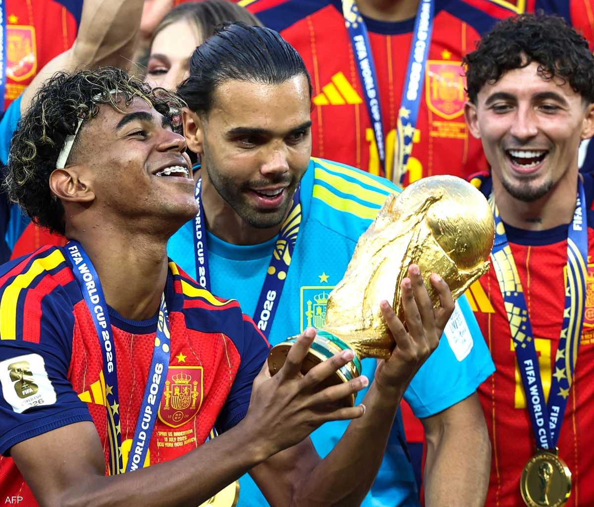 المنتخب الإسباني يحتفل بتتويجه بكأس العالم 2026