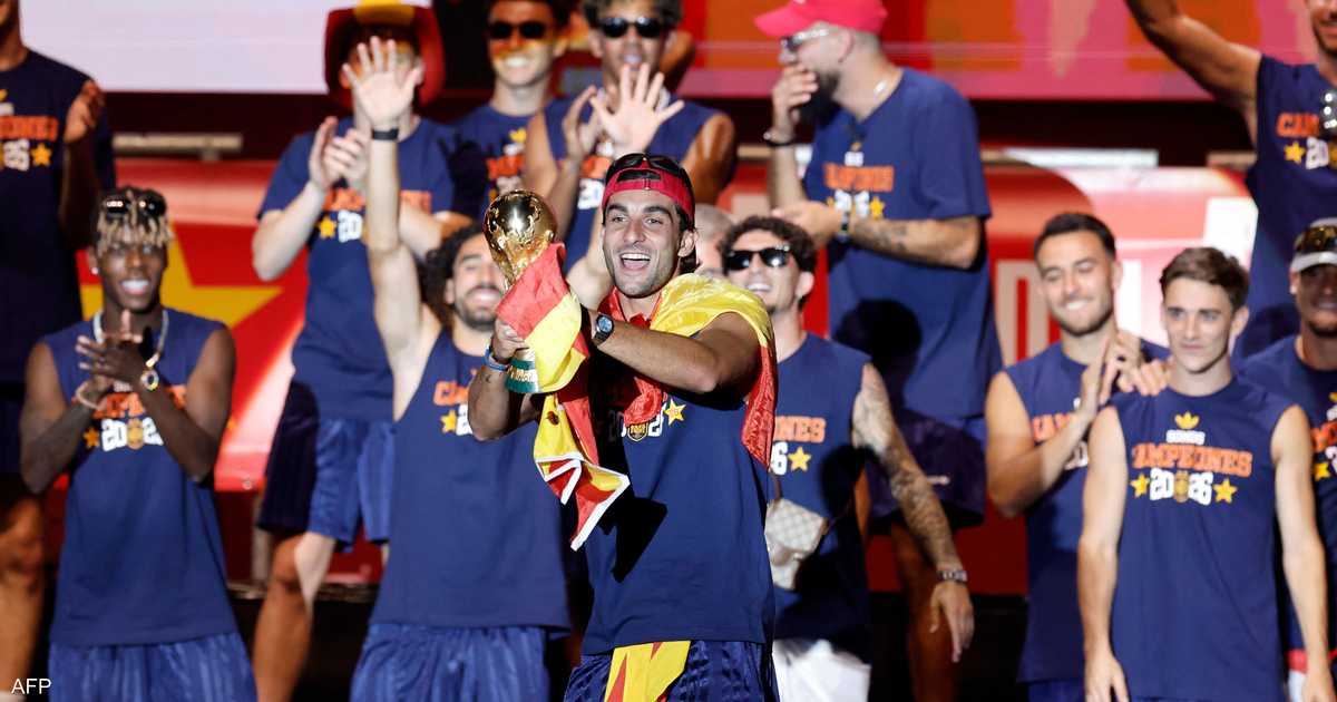 فيران توريس يظهر بشعار ترامب في كأس العالم