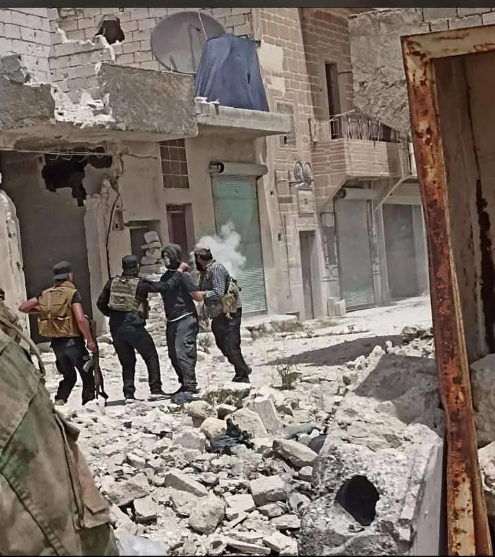 هل بدأت المواجهات بين «سوريا الجديدة» وتنظيم «داعش»؟ هل بدأت المواجهات بين «سوريا الجديدة» وتنظيم «داعش»؟