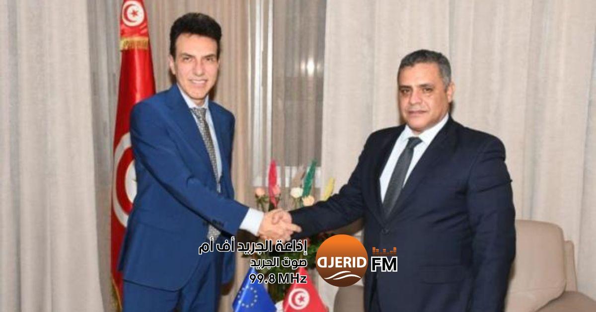 وزير الداخلية والسفير الأوروبي في تونس: استراتيجية شاملة للتنمية لمواجهة تحديات الهجرة غير النّظامية وزير الداخلية وسفير الاتحاد الأوروبي بتونس: ضرورة وضع مقاربة تنموية شاملة لمعالجة ظاهرة الهجرة غير النّظامية