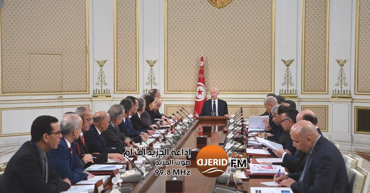 سعيّد: نحو قطع شجاع مع "الرقّ المقنّع" في عالم المناولة سعيد: المسؤولية التاريخية تقتضي القطع مع المناولة كشكل من الرقّ المقنّع
