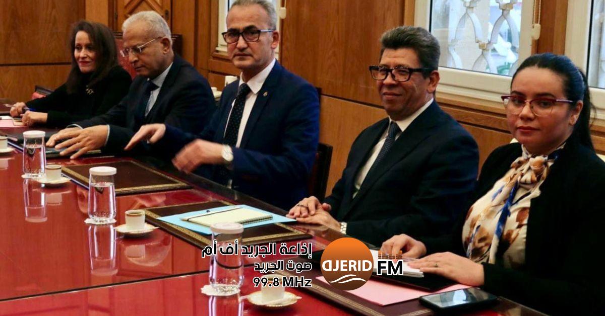 لقاء هام بين تونس والصين يعزز التعاون الدولي في مجالات متعددة التّعاون بين تونس والصين محور لقاء كاتب الدولة للخارجية برئيس جمعية الشعب الصيني للصداقة مع الأجانب
