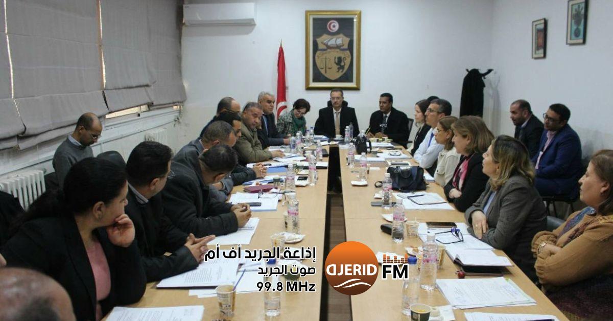 وزير الفلاحة يحث على تعزيز الجهود لحماية دور ديوان الأراضي الدولية! وزير الفلاحة يدعو الى تكثيف الجهود للمحافظة على دور ديوان الأراضي الدوليّة