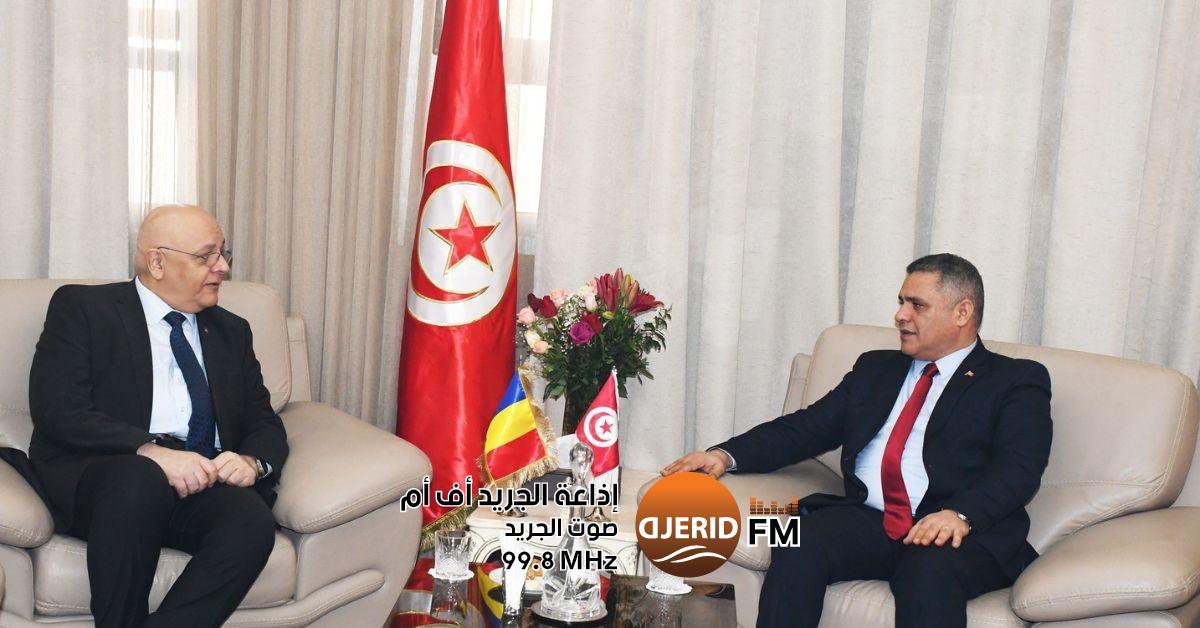 تعزيز التعاون الأمني محور لقاء وزير الداخلية مع مسؤول الطوارئ الروماني الإرتقاء بالتّعاون الأمني محور لقاء وزير الداخلية بكاتب الدولة المكلف بحالات الطوارئ برومانيا