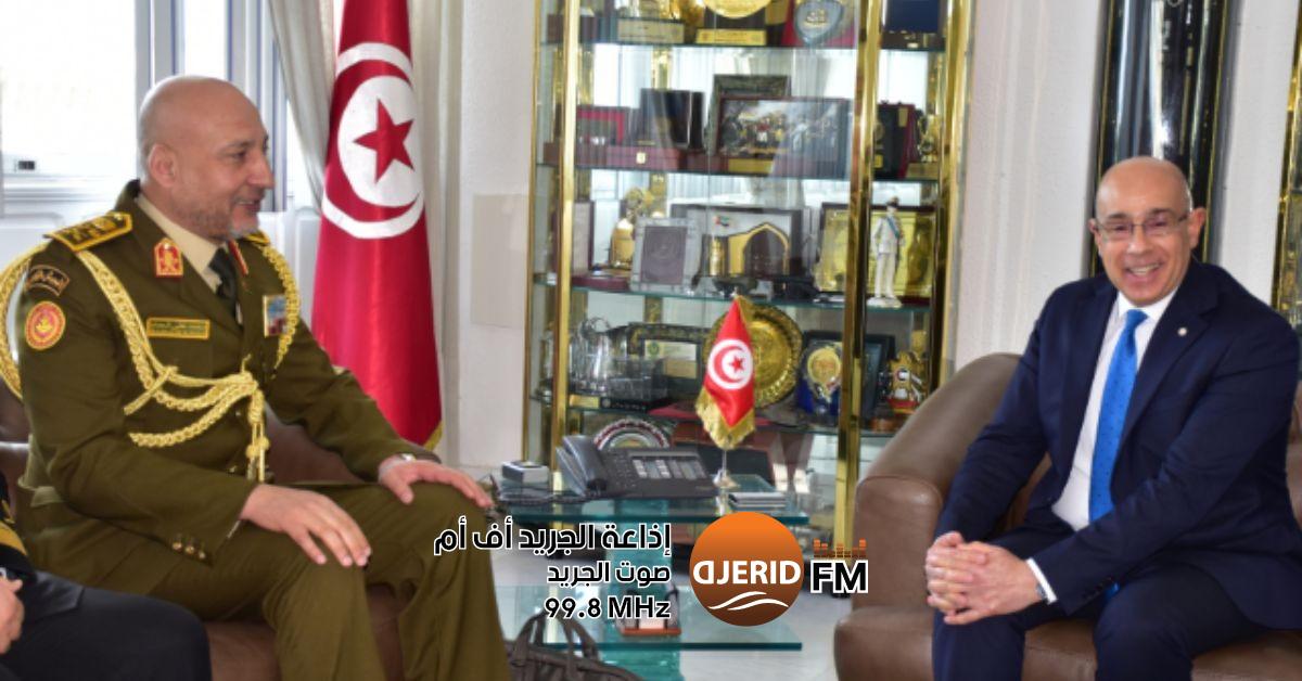 تعزيز التعاون العسكري يتصدر محادثات وزير الدفاع ورئيس الأركان الليبي دعم العلاقات العسكرية محور لقاء بين وزير الدفاع ورئيس الأركان العامة للجيش الليبي