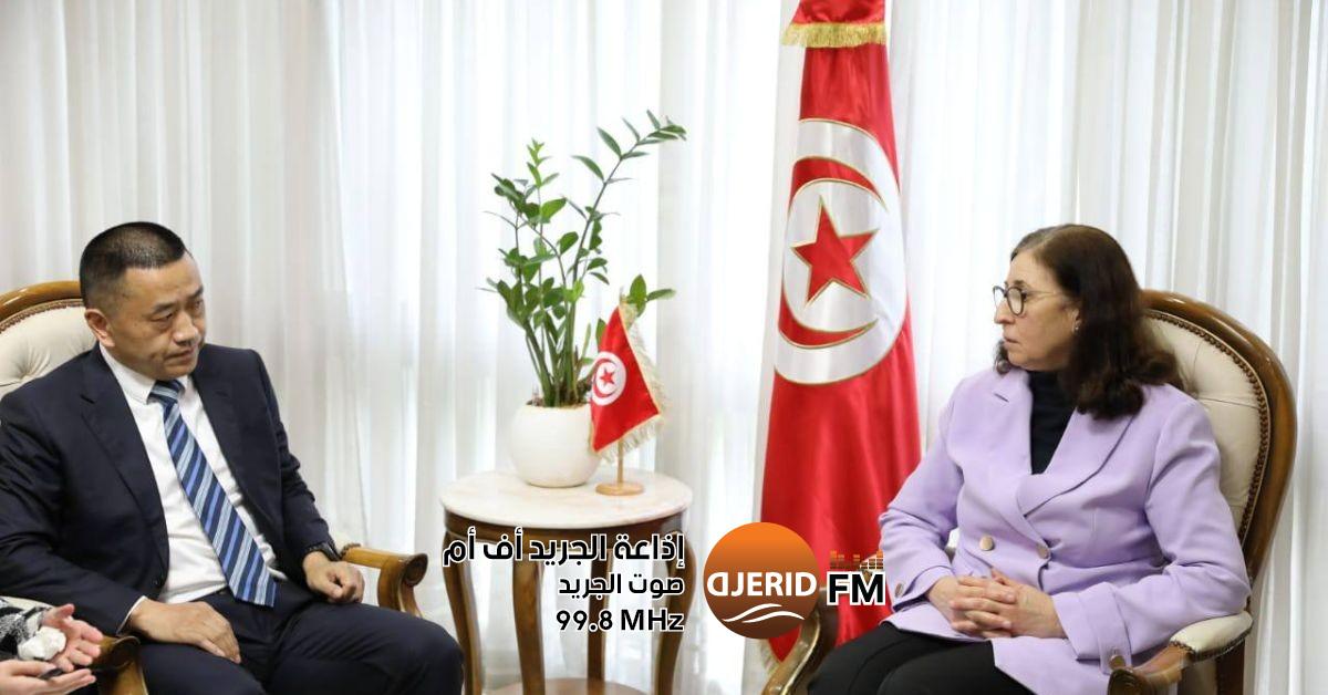 وزيرة التجهيز: دعوة لمضاعفة جهود الشركة الصينية لإتمام جسر بنزرت بجودة وفعالية عالية وزيرة التجهيز: ضرورة مضاعفة المقاولة الصينية لمجهوداتها لإتمام أشغال جسر بنزرت بجودة عالية وفي الآجال