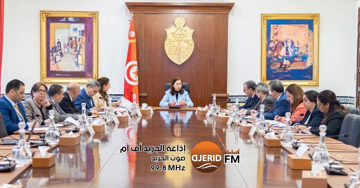 اكتشف كيف يعزز القطاع البنكي الاقتصاد ويدفع عجلة الاستثمار في جلسة عمل وزارية دور القطاع البنكي في تنشيط الاقتصاد ودفع الاستثمار محور جلسة عمل وزارية