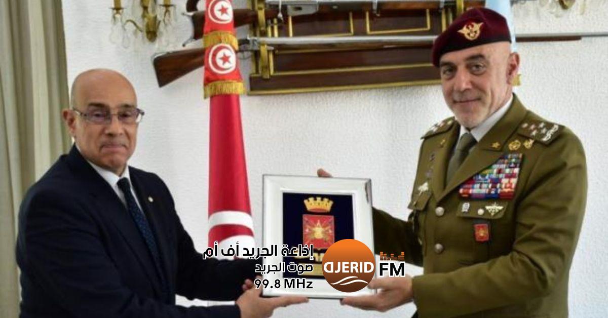 محادثات لتعزيز التعاون العسكري بين وزير الدفاع ورئيس أركان الجيش الإيطالي دعم التعاون العسكري محور لقاء بين وزير الدفاع ورئيس أركان جيش البر الإيطالي