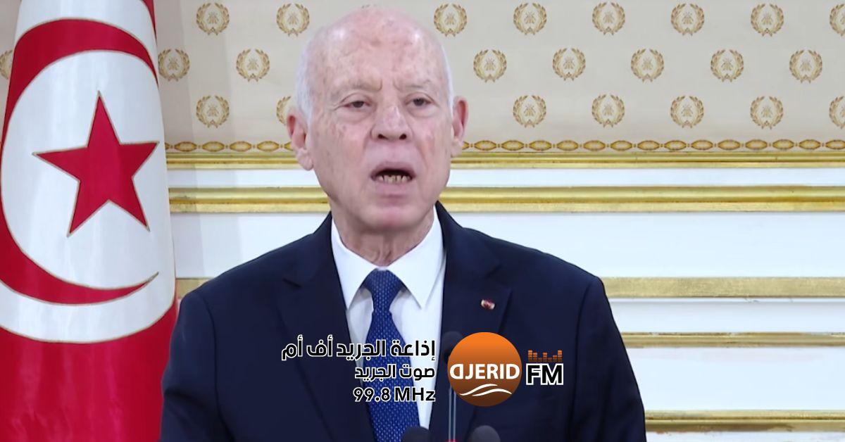 سعيد ينتقد وزيرًا سابقًا متهمًا بالفساد والتهرب من العدالة في تصريحات مثيرة سعيد: ''وزير سابق ممن ادعوا تحقيق أهداف الثورة ..يتحدث عن المناولة في حين أنه متحيل ومطلوب للعدالة''