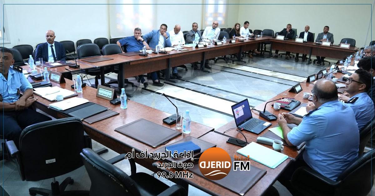 لجنة المالية تُمرّر مشروع قانون لتحديث ديوان الحماية المدنية لجنة المالية بالبرلمان توافق على مشروع قانون لتعصير ديوان الحماية المدنية