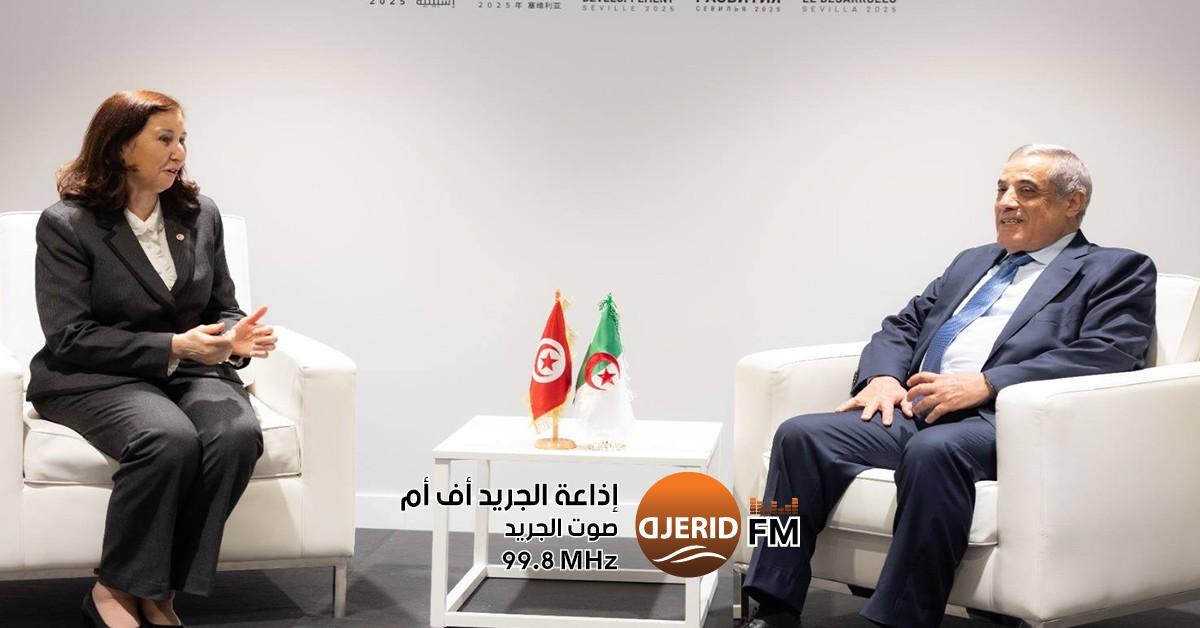 التوافق على تجهيز مثالي لاجتماع اللجنة التونسية الجزائرية الكبرى المشتركة الاتفاق على ضرورة الإعداد الجيد لاجتماع اللجنة الكبرى المشتركة التونسية الجزائرية