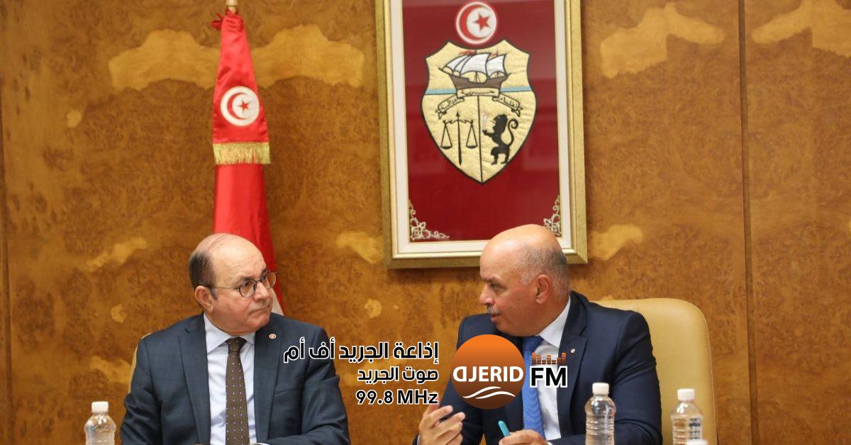 وزارتا النقل والسياحة تدرسان إمكانية فتح خطوط جوية جديدة