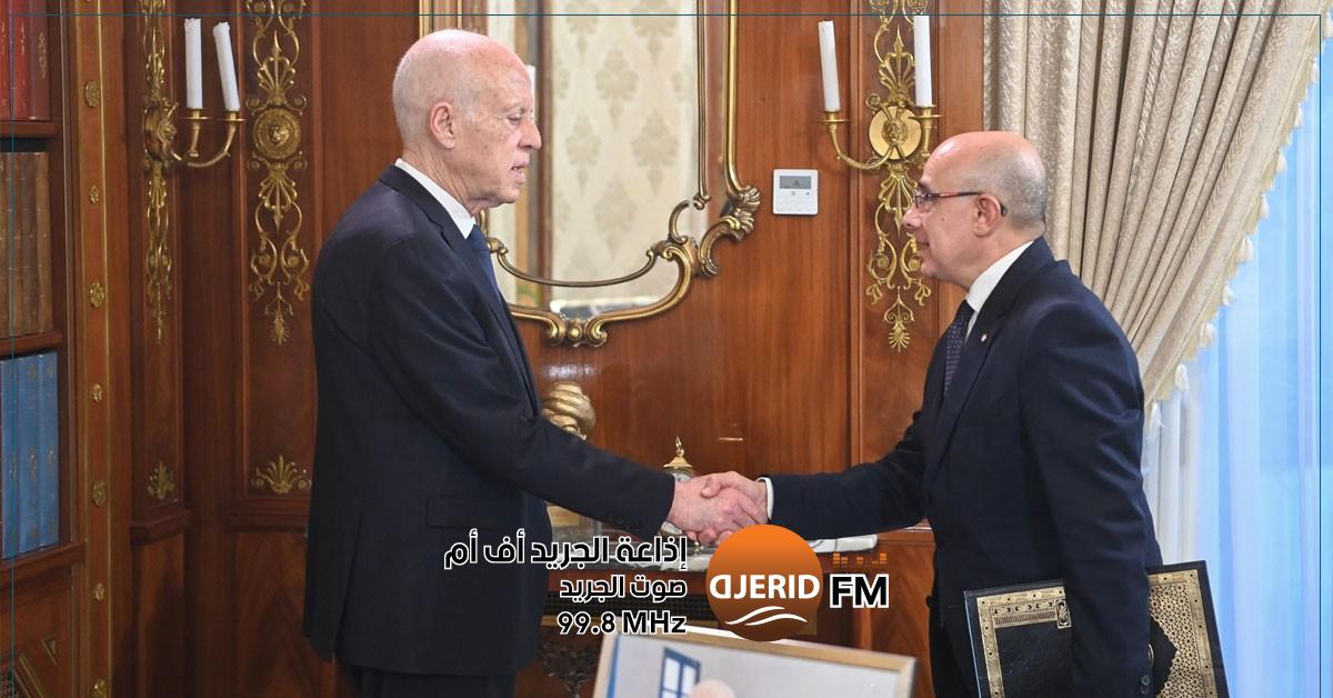 الرئيس يطلع على إنجازات زيارة وزير الدفاع إلى الكويت رئيس الجمهورية يطلع على نتائج نتائج زيارة وزير الدفاع إلى الكويت