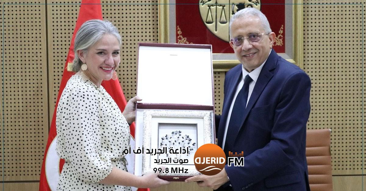 تونس تطلق مبادرات جديدة لتعزيز التعاون الدولي في رعاية مرضى السرطان تونس تعزّز التعاون الدولي لتحسين رعاية مرضى السرطان