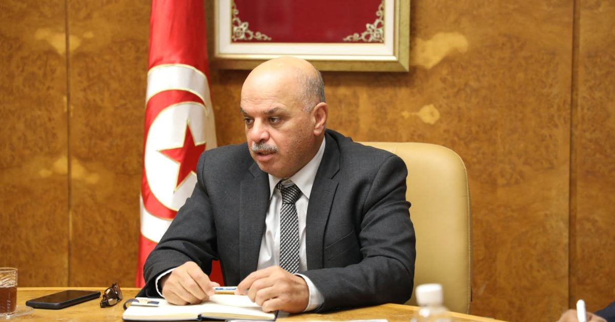 وزير النقل يُعلن خطة طموحة لتنشيط وتطوير المطارات الداخلية في المملكة وزير النقل يعلن خطة لتنشيط المطارات الداخلية