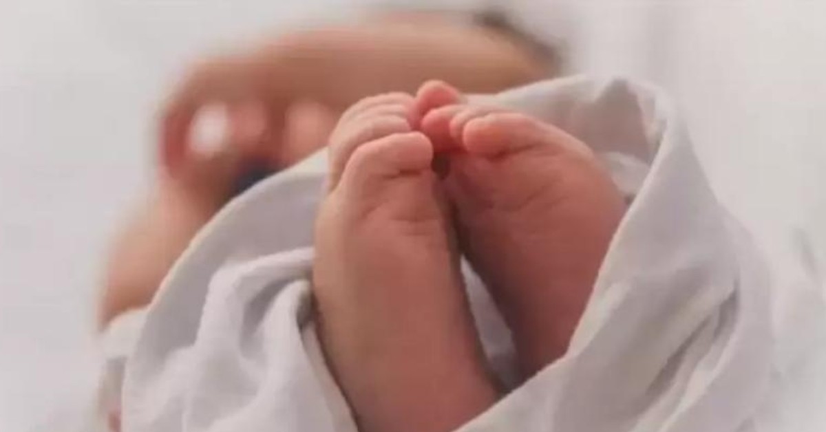 العثور على طفل حديث الولدة بين النفايات في بن عروس يثير الصدمة والاستنكار بن عروس : العثور على طفل حديث الولادة في القمامة