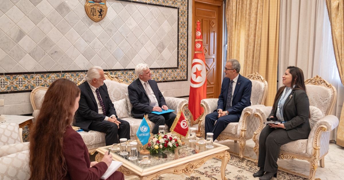 اللقاء يضع تعزيز التعاون المشترك مع اليونيسف على طاولة الحوار كاتب الدولة لدى وزير الخارجية يلتقي المدير الإقليمي لصندوق الأمم المتحدة للطفولة