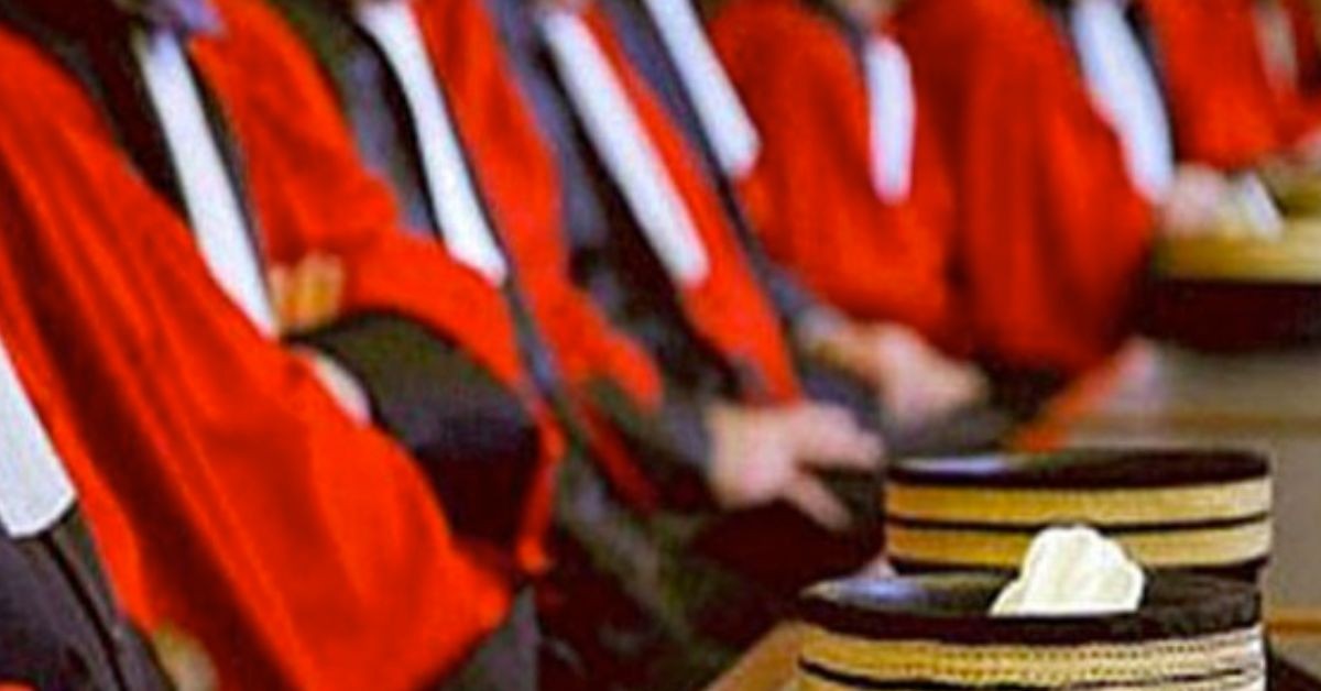 مشروع قانون يمنح رئيس المحكمة الدستورية صلاحيات الوزير ويقرّر بدلات مالية لأعضائها. مقترح قانون المحكمة الدستورية: امتيازات وزير للرئيس وأجور كتاب دولة للأعضاء