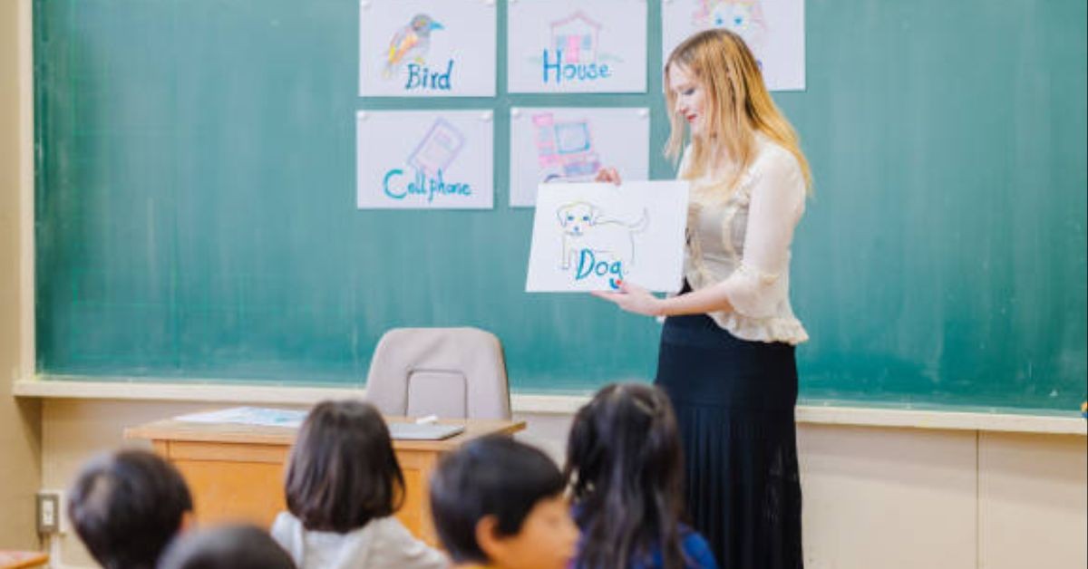 مشروع قانون جديد يفرض اللغة الإنجليزية مادة أساسية من السنة الثانية مقترح قانون : الإنجليزية لغة أساسية بداية من السنة الثانية