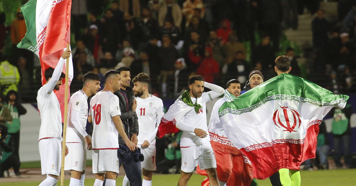 إيران تؤكد خوض المونديال وتفاوض «فيفا» لنقل مبارياتها
