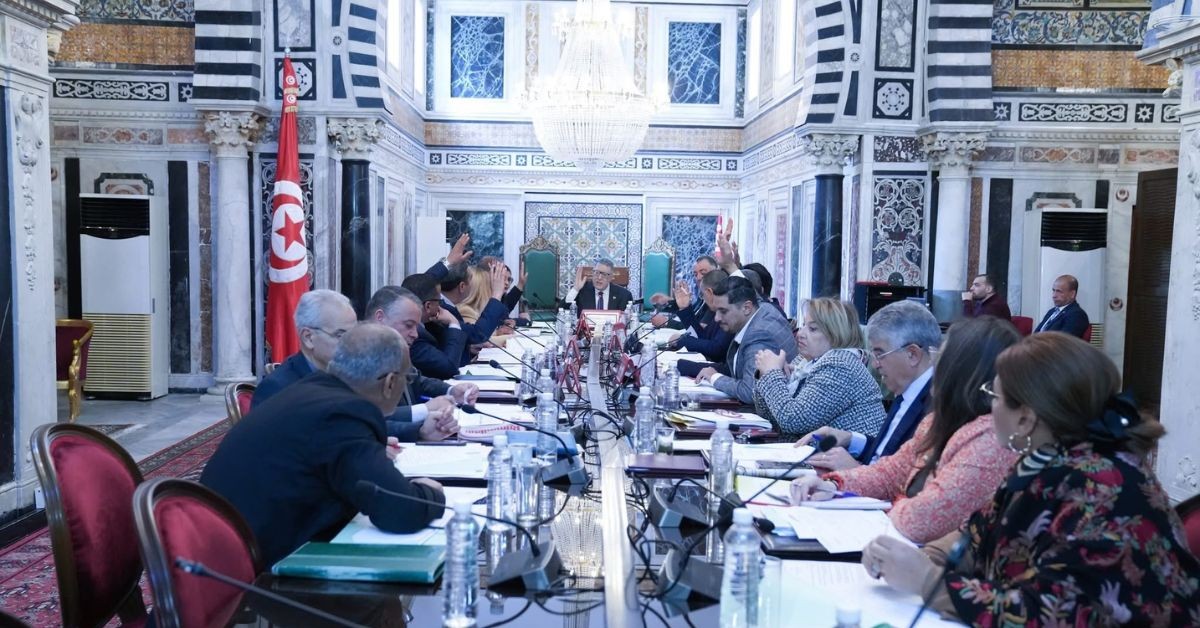 مكتب البرلمان يحيل 174 سؤالاً كتابياً إلى أعضاء الحكومة لتعزيز الرقابة والشفافية مكتب البرلمان يحيل 174 سؤالا كتابيا إلى عدد من أعضاء الحكومة