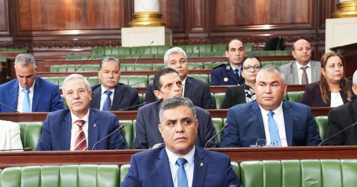 وزير الداخلية: الموافقة على 2500 رخصة بندقية صيد خلال فترة قياسية وزير الداخلية : الموافقة على 2500 مطلب رخصة بندقية صيد