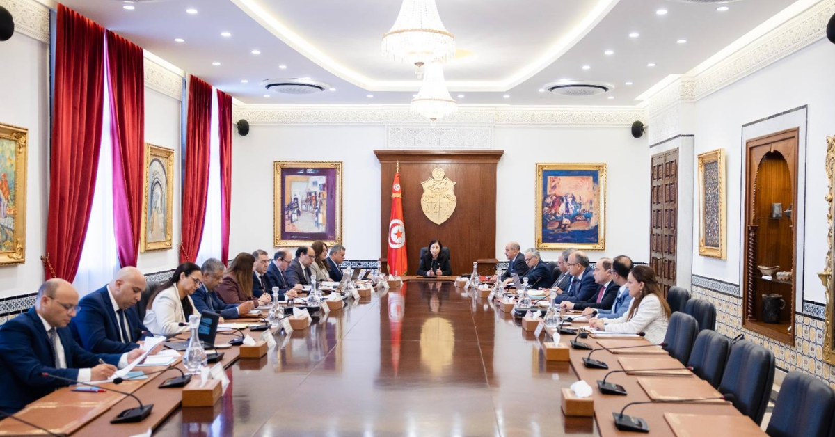 مجلس وزاري يقر جملة من الإجراءات لتحسين النقل ورقمنة الخدمات لفائدة التونسيين بالخارج