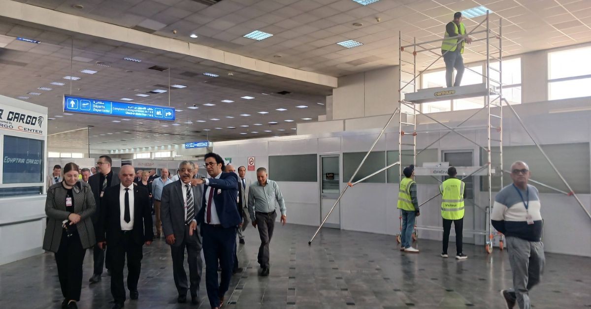 وزير النقل يعاين مدى استعدادات لتأمين موسمي الحج وعودة التونسيين بالخارج