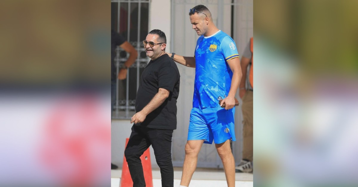 الجـــــلاد: نرحّب بلعب مباريات "مستقبل سليمان" في المتلوي أو تطاوين أو بنقردان ايمن الجلاد نائب رئيس مستقبل سليمان: لا مانع لدينا في لعب المباراة في ملعب المتلوي او تطاوين او بنڨردان