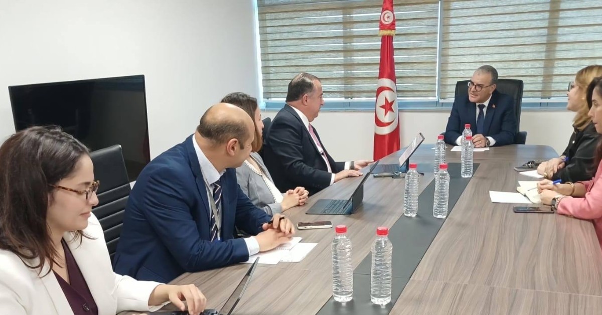 وزير الاقتصاد يبحث مع "المؤسسة المالية الدولية" تعزيز التعاون التقني والتنسيق المالي وزير الاقتصاد يبحث مع وفد من المؤسسة المالية الدولية تعزيز التعاون الفني والمالي
