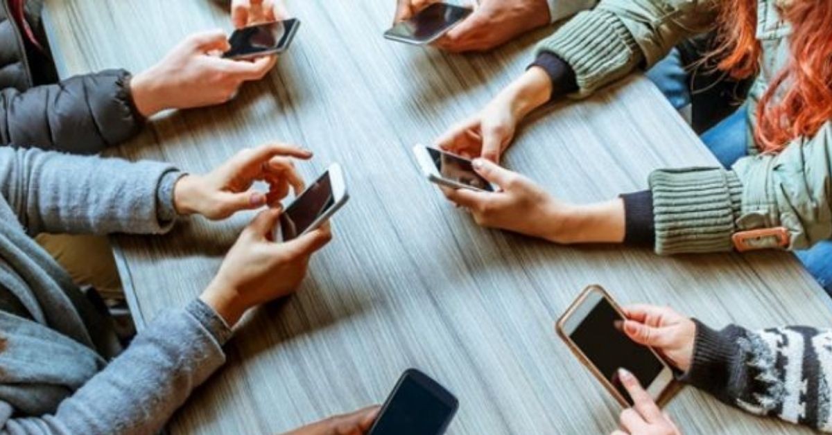 دراسة :  16 بالمائة من طلبة الطب في تونس يعانون من إدمان شبكات التواصل