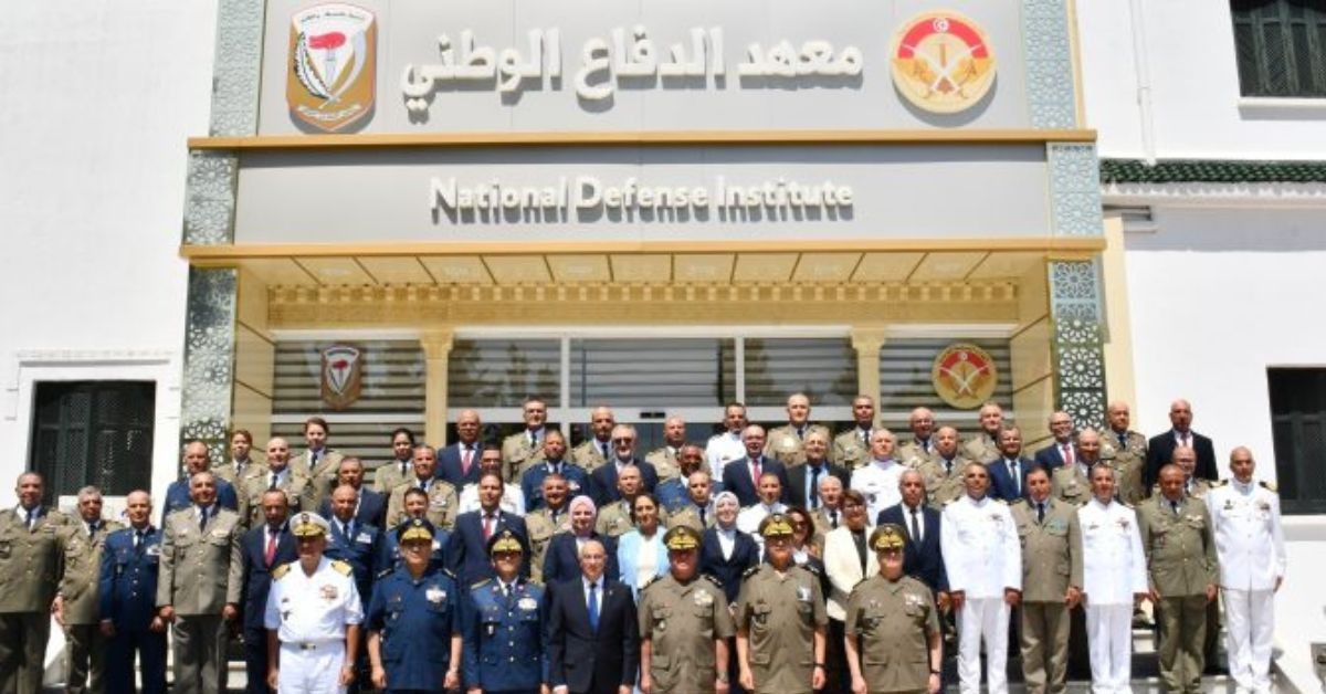 وزير الدفاع : تقرير الدورة الوطنية 43 لمعهد الدفاع الوطني سيكون محلّ عناية ومتابعة