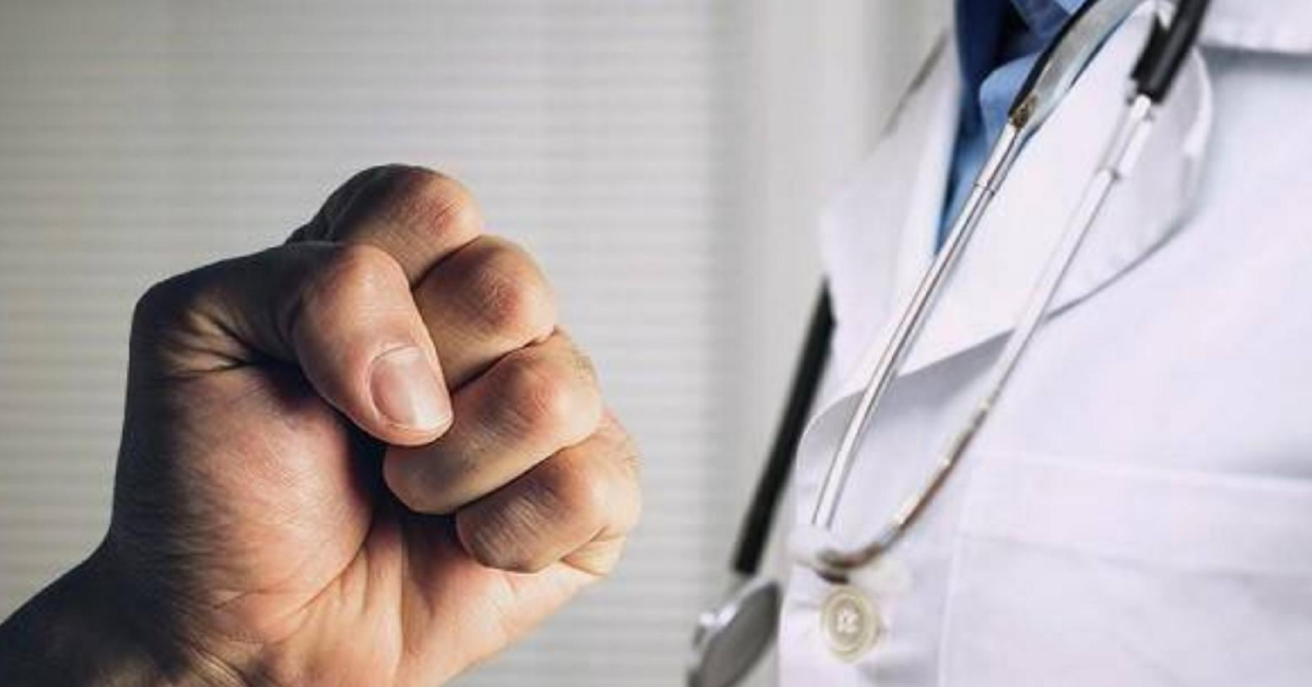 عمادة الأطباء: الاعتداءات داخل المستشفيات تجاوزت الخطوط الحمراء