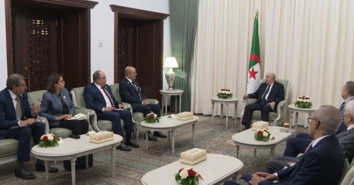 رئيس الجمهورية الجزائرية يستقبل وزير الشؤون الخارجية محمد علي النفطي