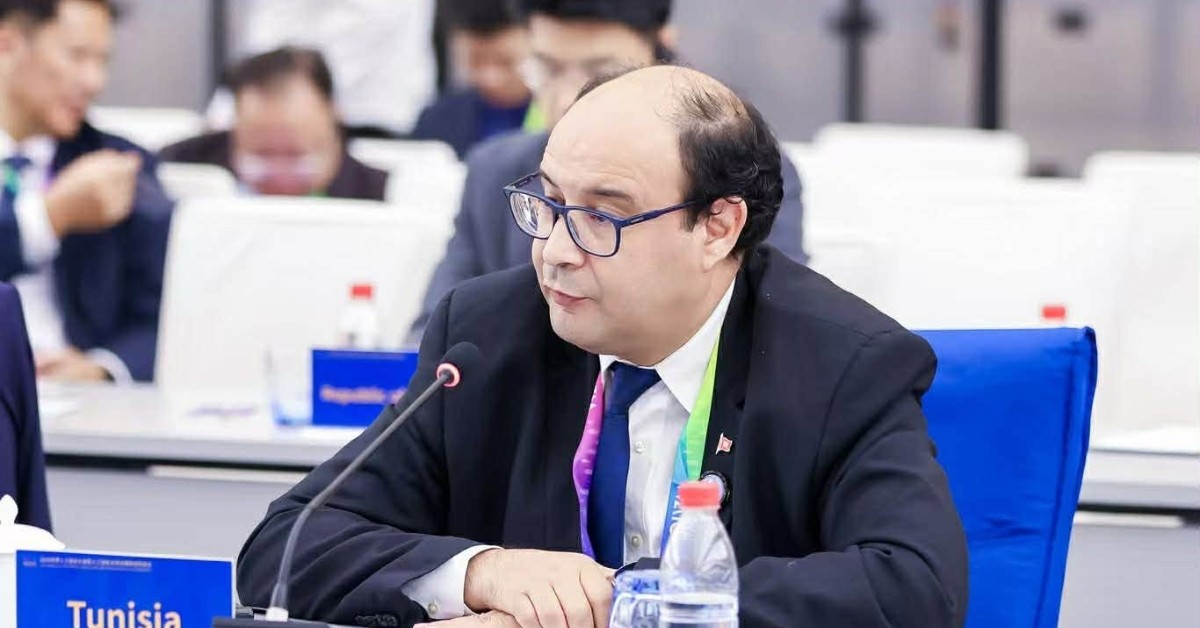وزير تكنولوجيا الاتصال يدعو من شنغهاي إلى وضع إطار حوكمة عالمي للذكاء الاصطناعي