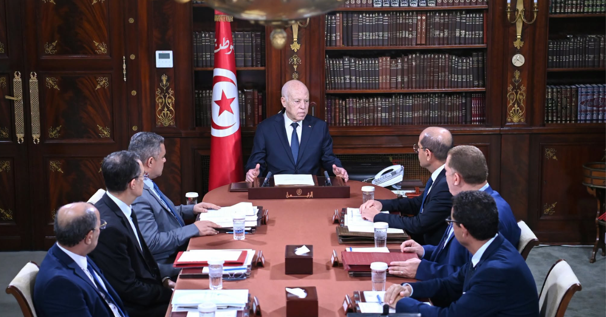 رئيس الجمهورية: قطع الماء والكهرباء والحرائق ظواهر غير عادية والدولة لن تقف مكتوفة الأيدي