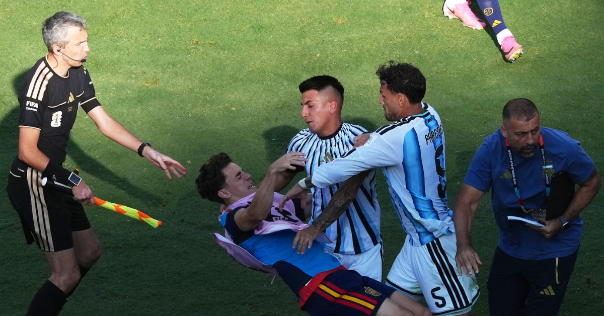 الاتحاد الدولي لكرة القدم يفتح تحقيقًا في أحداث نهائي كأس العالم
