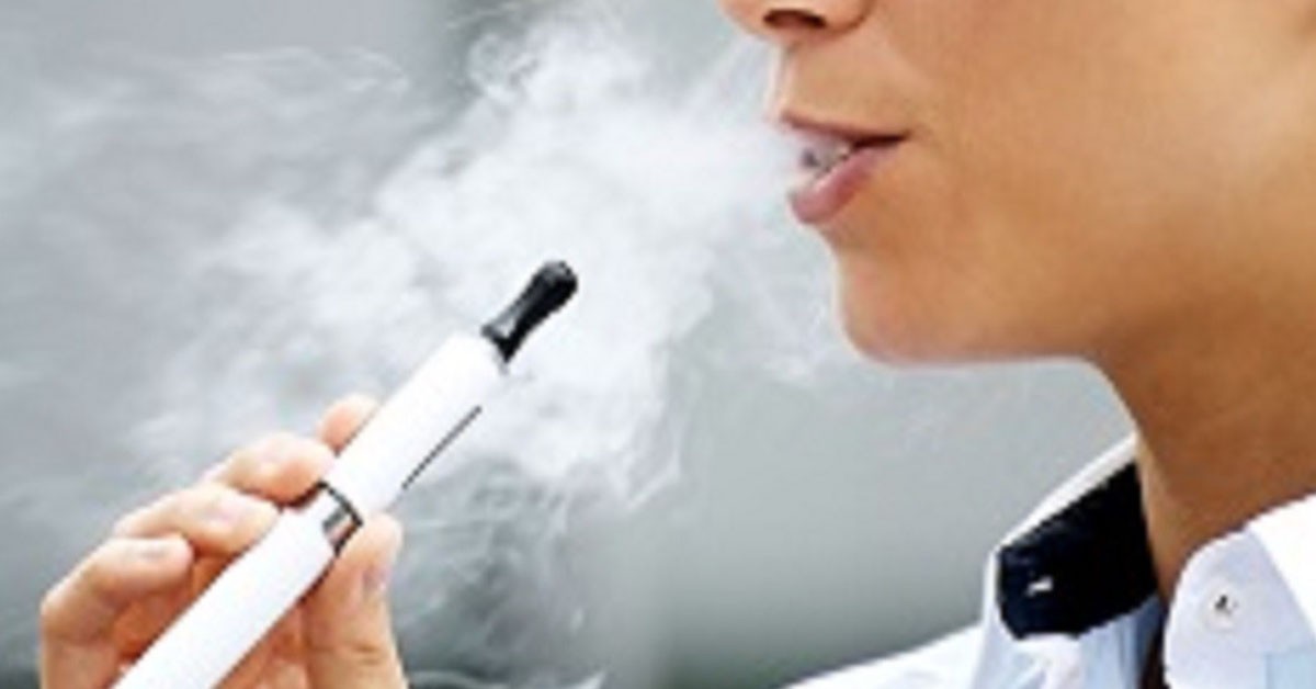 ظاهرة الـ"Vape" بين الشباب... مختص يحذر من مخاطره الصحية