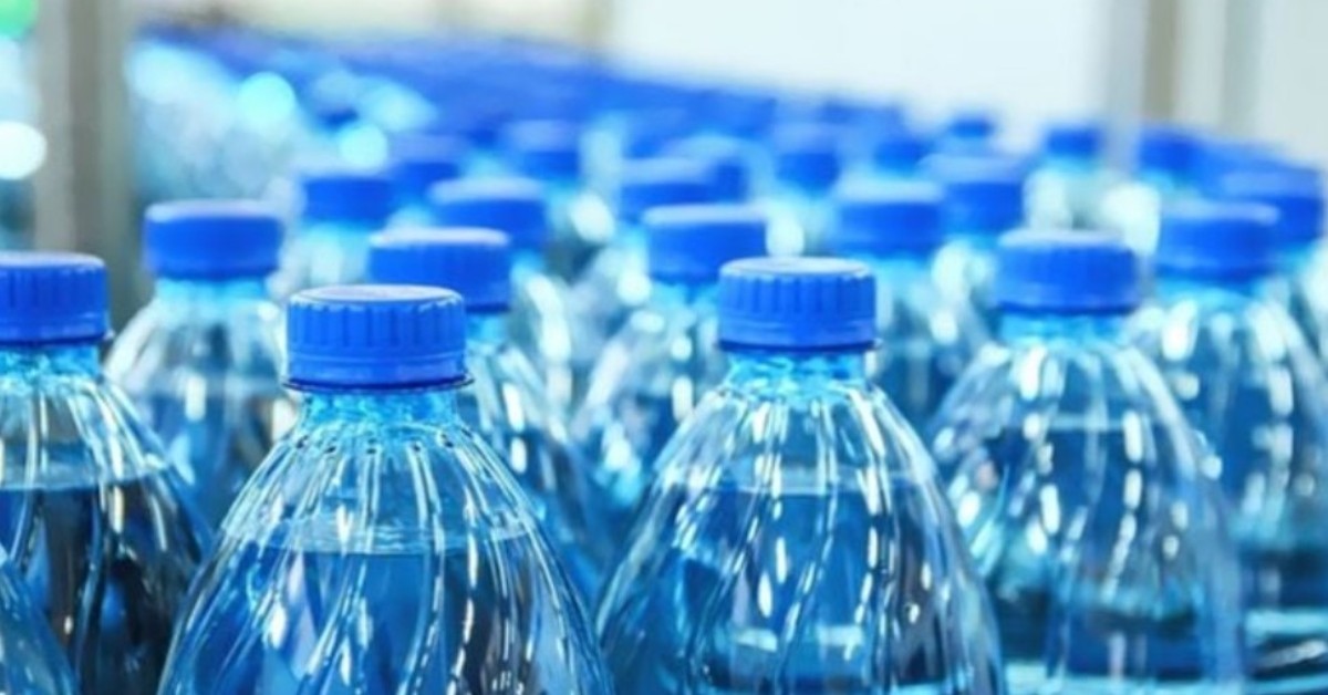 لماذا اختفت المياه المعلبة؟ وزارة التجارة تكشف أسباب اضطراب التزويد