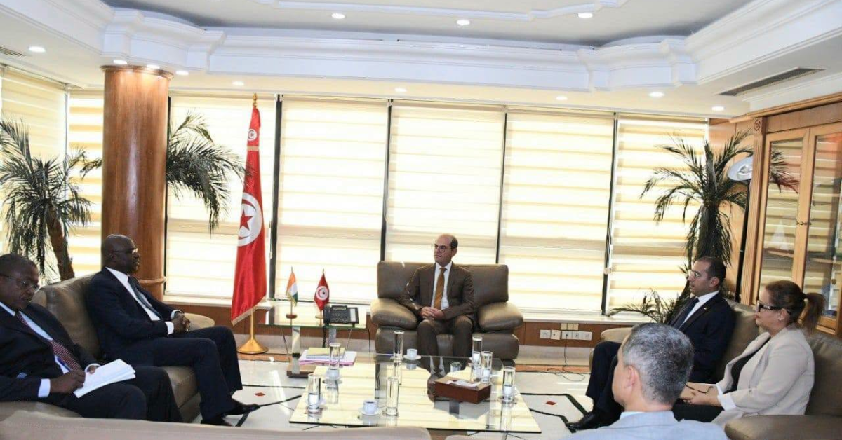 تطوير التعاون الاقتصادي في لقاء وزير الصناعة بسفير الكوت ديفوار في تونس