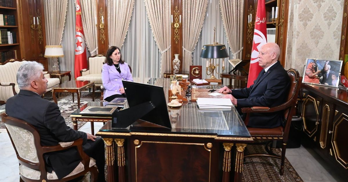 رئيس الجمهورية يبحث مراحل تقدم تنفيذ قانون انتداب المعطلين عن العمل