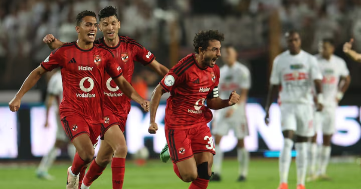 الأهلي يحسم القمة المصرية ويتصدر الدوري بفوزه على الزمالك