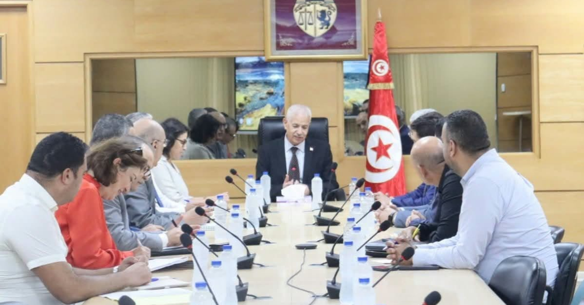 وزير التجارة يبحث مع المساحات التجارية الكبرى تخفيض أسعار مواد استهلاكية