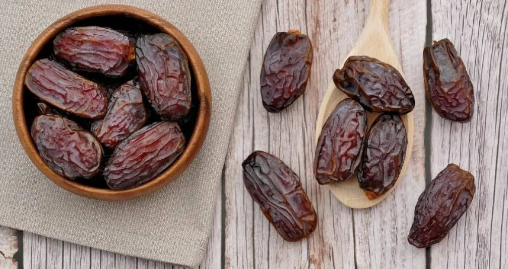 ما فوائد تناول التمر في رمضان؟