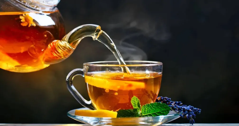 ماذا يحدث لجسمك عندما تضيف العسل إلى الشاي؟